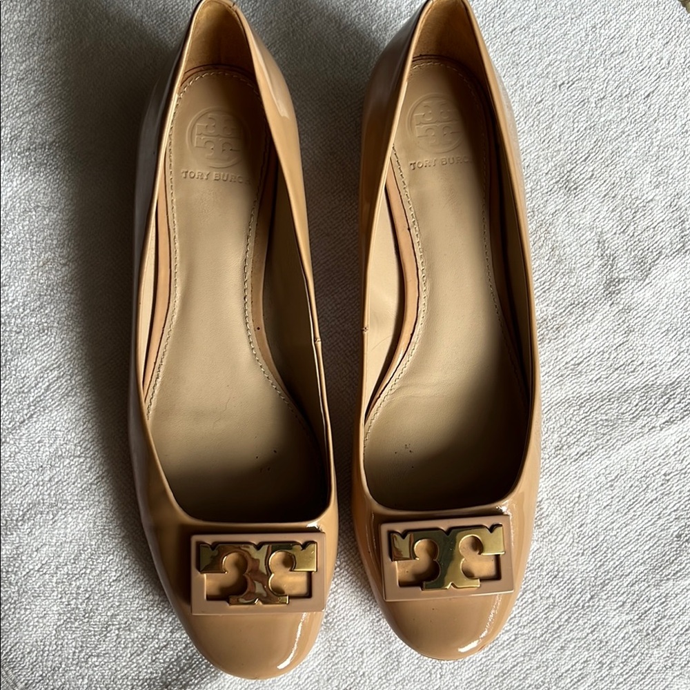Tory Burch Women's Beige Loafers